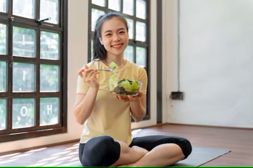 (Ilustrasi sarapan sebelum melakukan yoga, sumber : freepik)