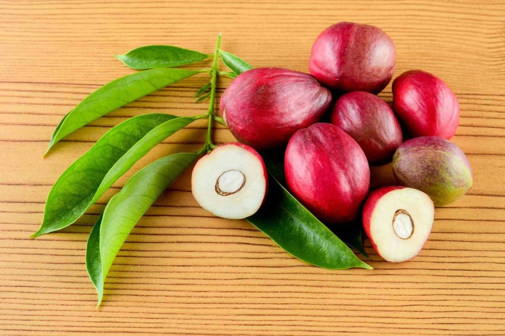 (Mahkota dewa adalah bahan herbal alami yang membantu mengontrol kadar gula darah, sumber : canva)