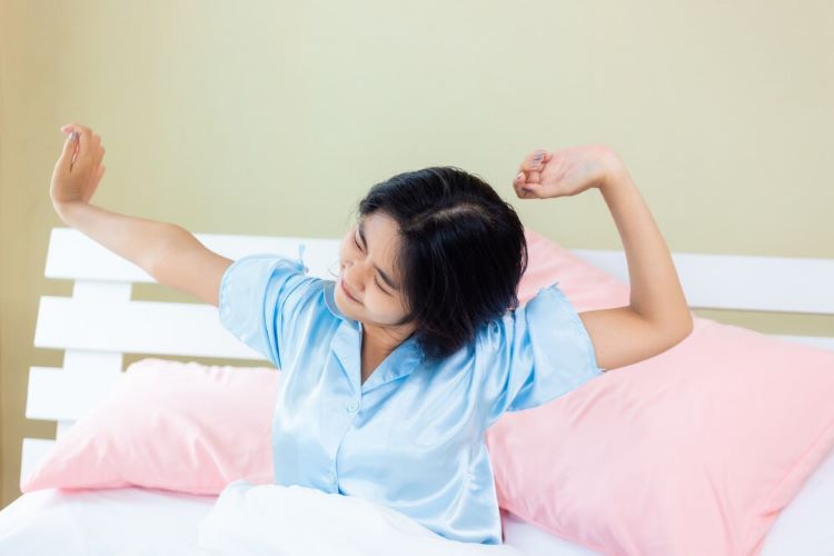 (Yoga Nidra memiliki manfaat untuk meningkatkan kualitas tidur yang baik, sumber : freepik)