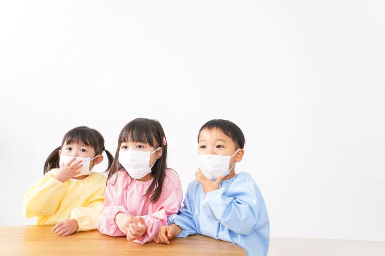 (Anak-anak memiliki resiko akibat paparan polusi udara, sumber : canva)
