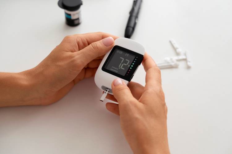 (Ilustrasi seseorang terkena diabetes, sumber : freepik)