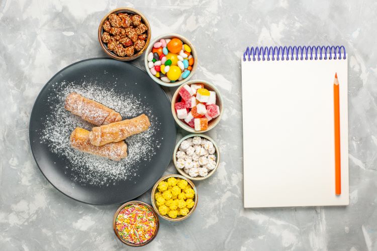 (Ilustrasi makanan tinggi gula, sumber : freepik)